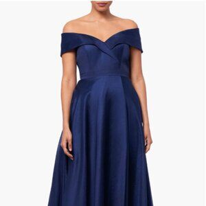 Elegant Navy Blue Evening Gown